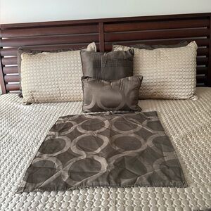 Elegant Brown Bedding Set